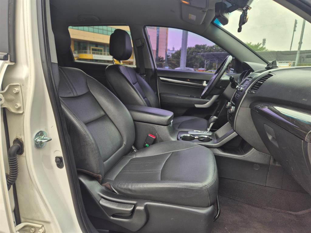 KIA Sorento - Vista 8