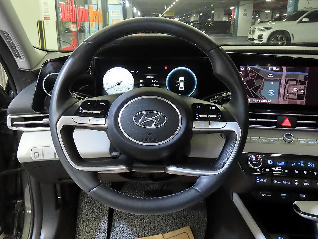 HYUNDAI Avante - Vista 8