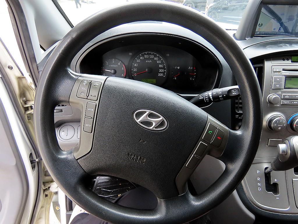 HYUNDAI Starex - Vista 8