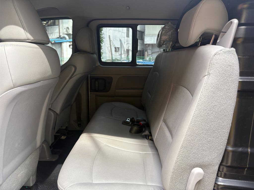 HYUNDAI Starex - Vista 11