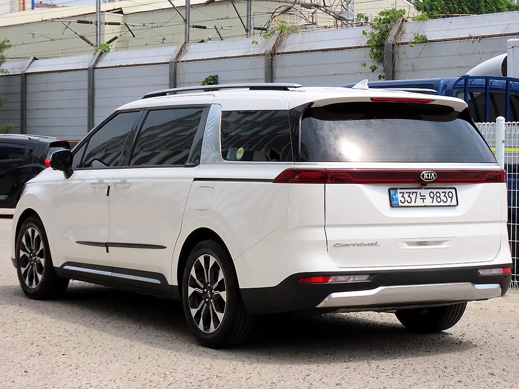 KIA Carnival - Vista 3