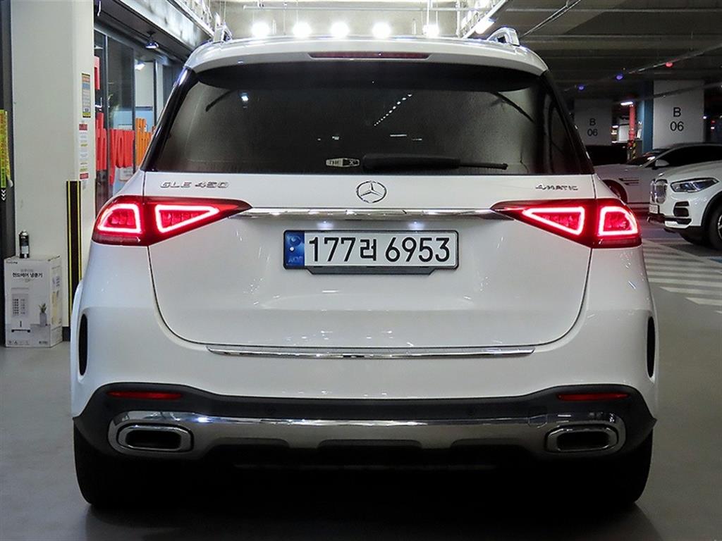Mercedes Benz GLE Class - Vista 5