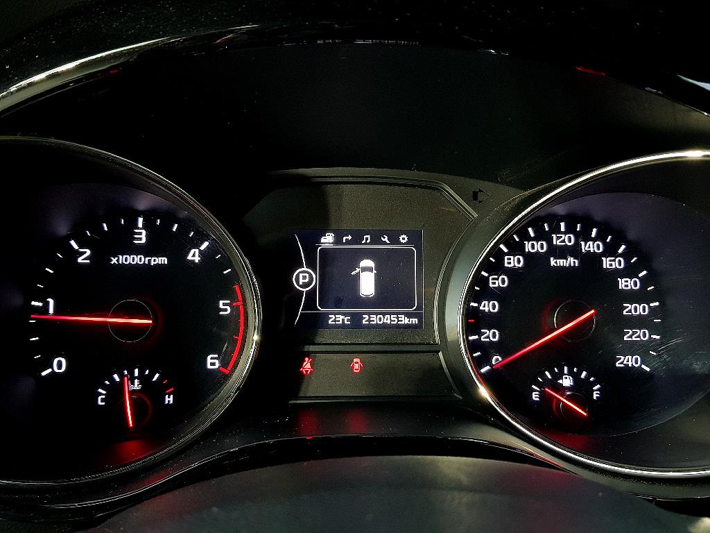 KIA Carnival - Vista 7