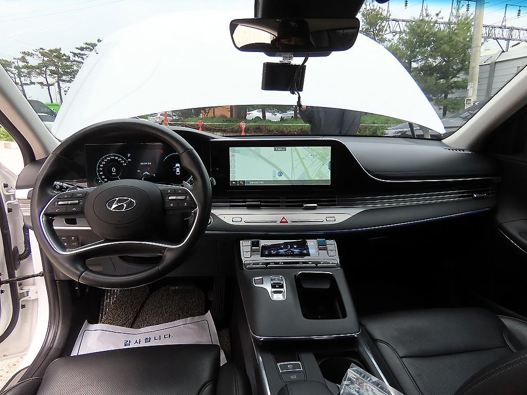 HYUNDAI Grandeur - Vista 7