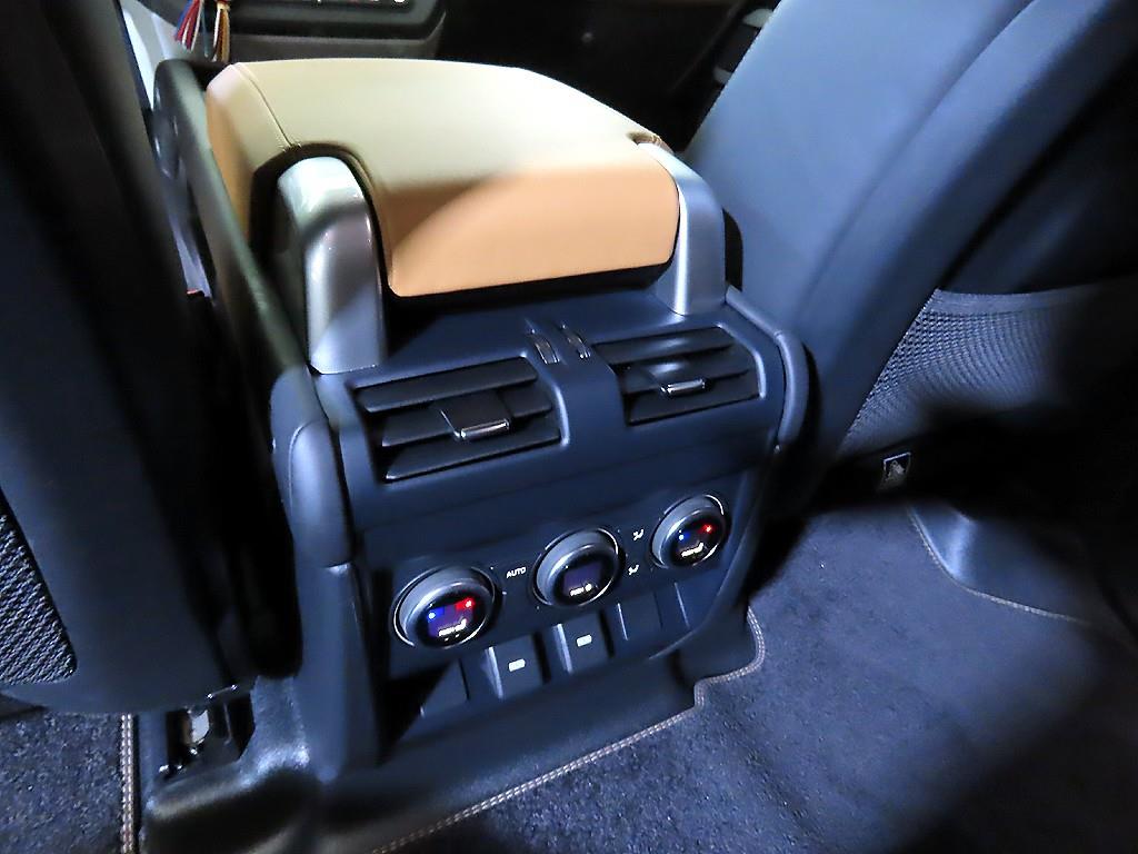 Land Rover Defender 2023 Negro - Importación desde Corea - HF Imports Iquique - Foto 15