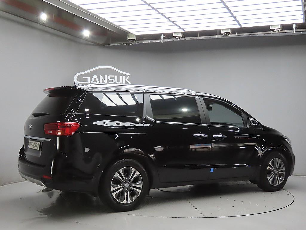 KIA Carnival - Vista 7