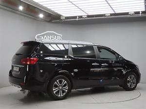 KIA Carnival - Vista 8
