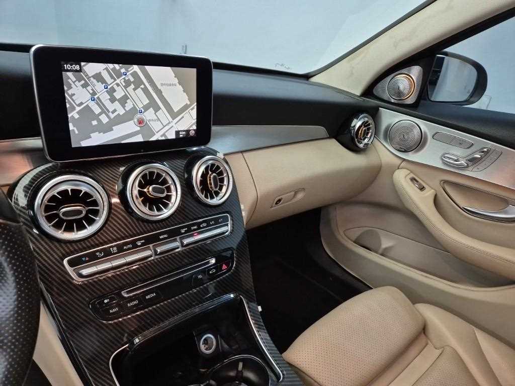 Mercedes Benz C Class - Vista 8