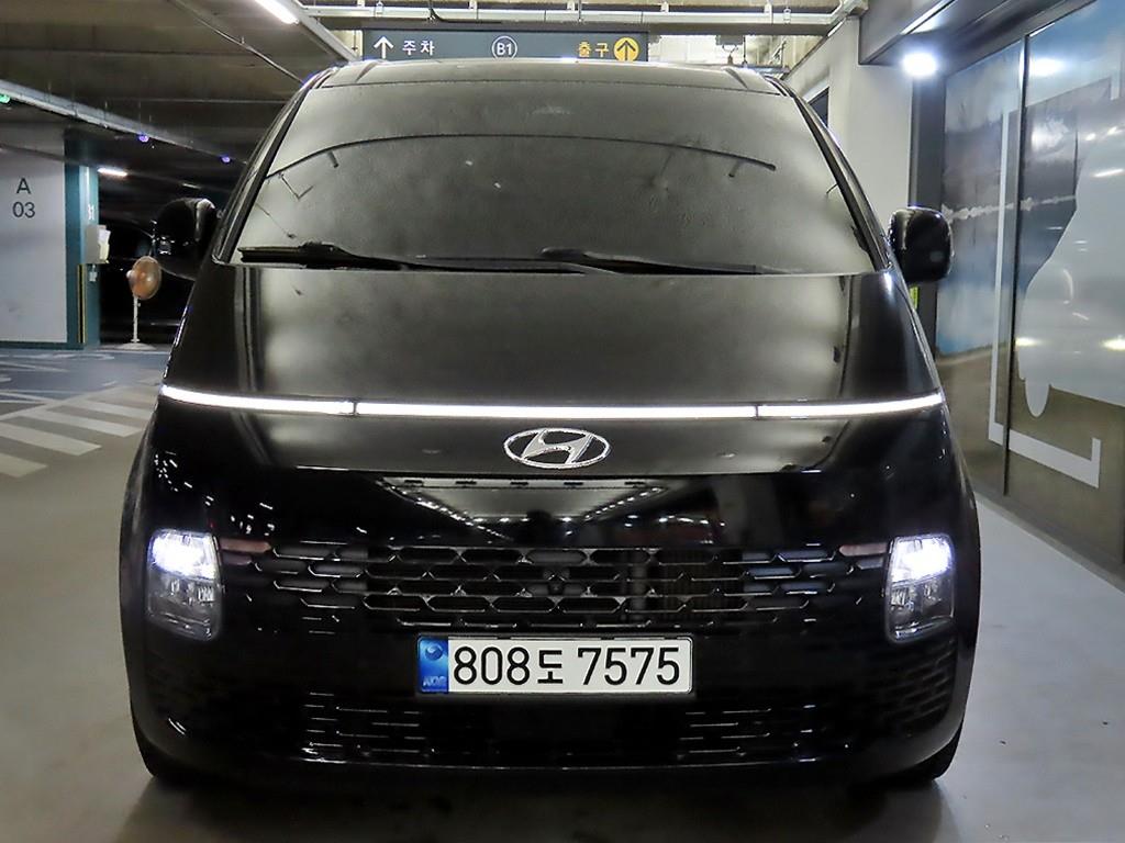 HYUNDAI Staria - Vista 2