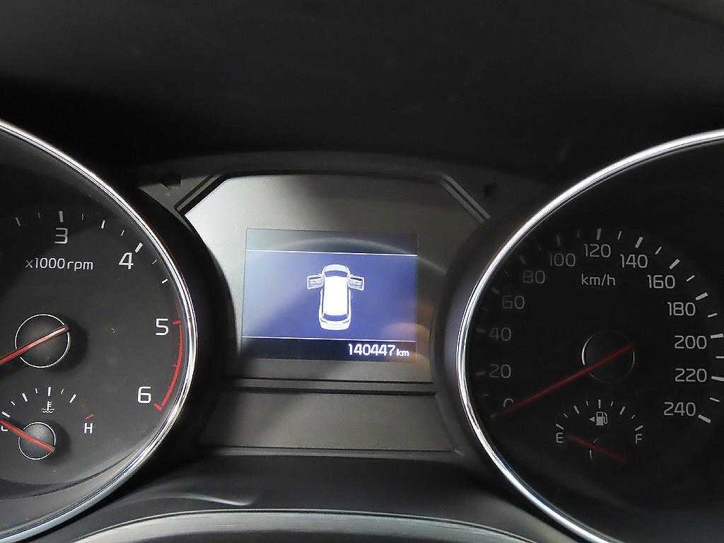 KIA Carnival - Vista 11