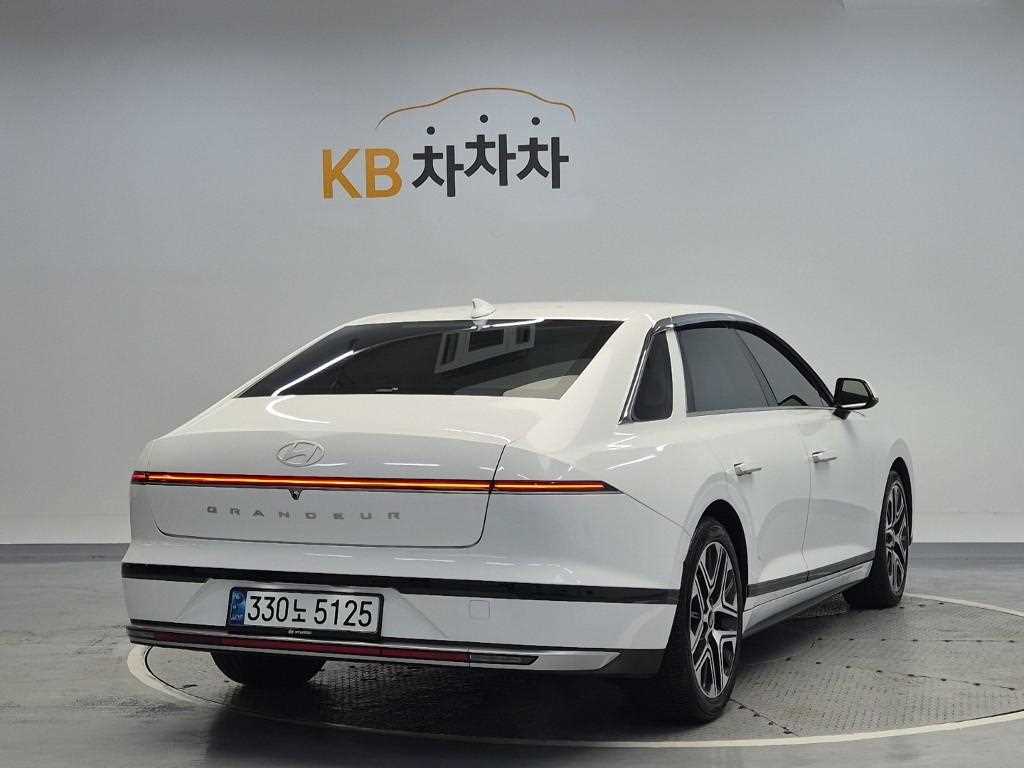 HYUNDAI Grandeur - Vista 3