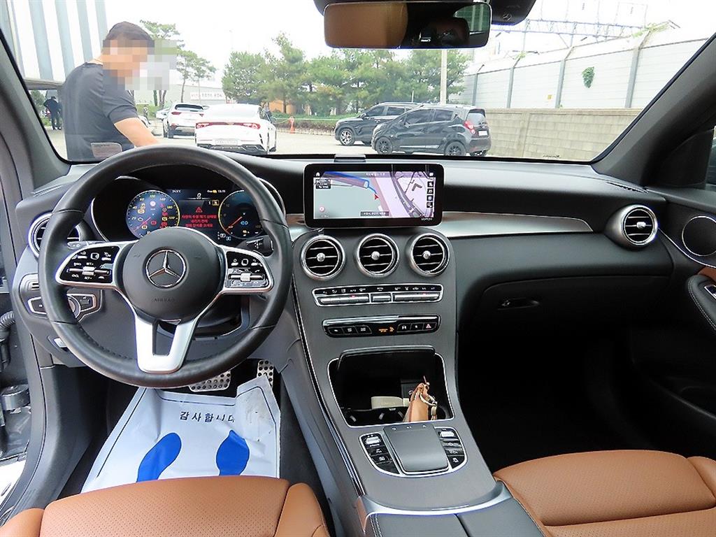 Mercedes Benz GLC Class - Vista 7
