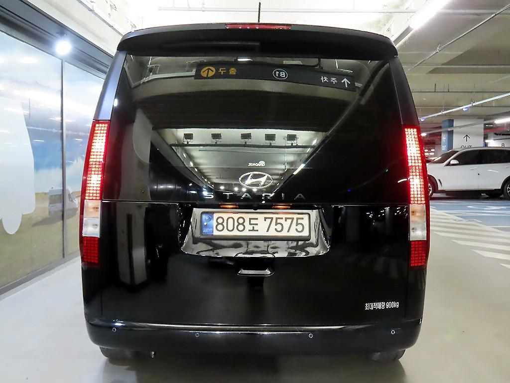 HYUNDAI Staria - Vista 5
