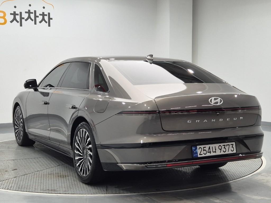 HYUNDAI Grandeur - Vista 2