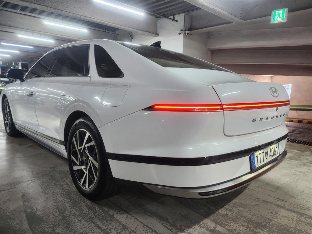 HYUNDAI Grandeur - Vista 4