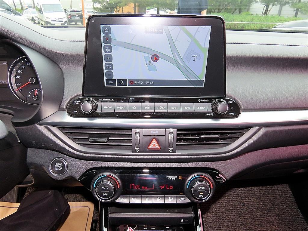 KIA K3 2019 Plateado - Importación desde Corea - HF Imports Iquique - Foto 13