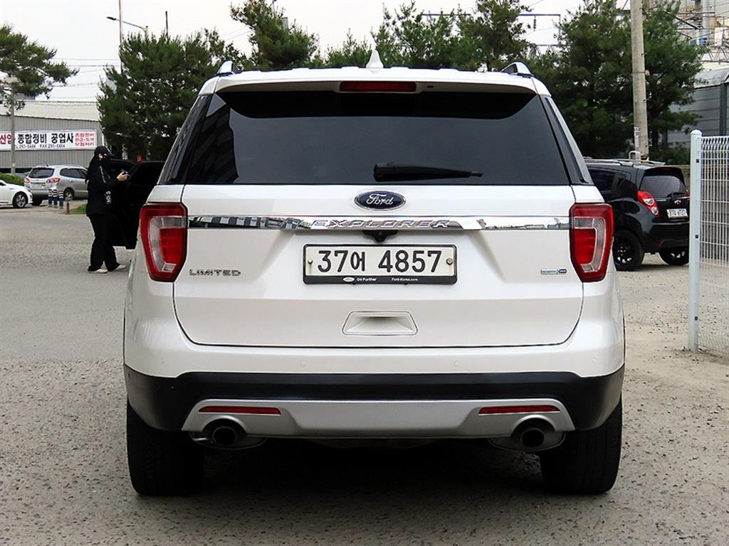 Ford Explorer - Vista 4