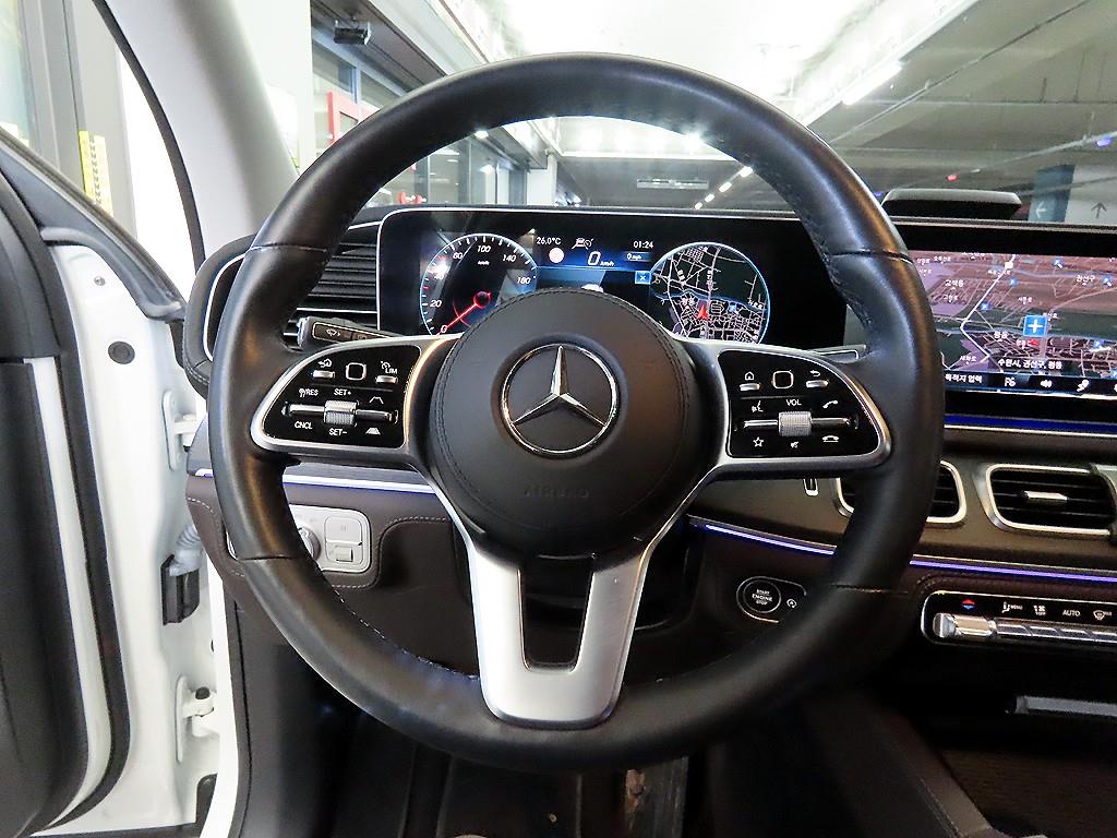 Mercedes Benz GLE Class - Vista 8