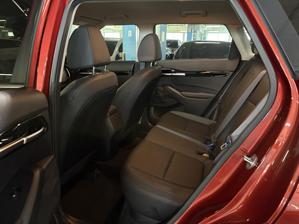 KIA Seltos - Vista 10