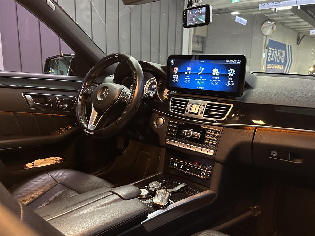 Mercedes Benz E class - Vista 9