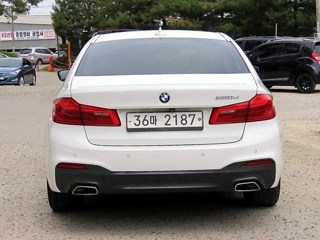 BMW 5 Series - Vista 4