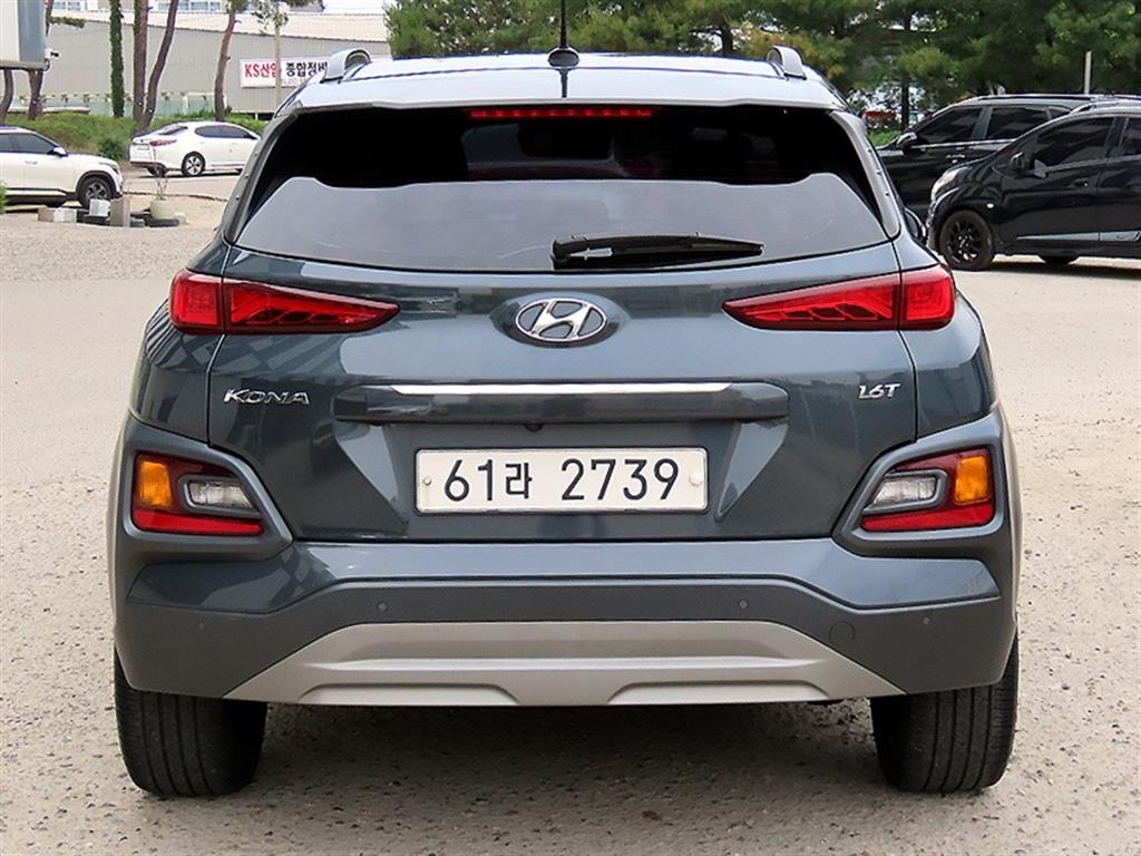 HYUNDAI Kona - Vista 4