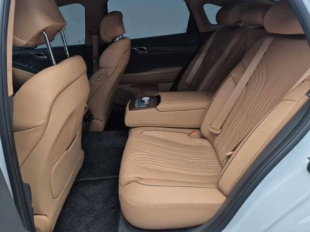 Genesis G80 - Vista 12