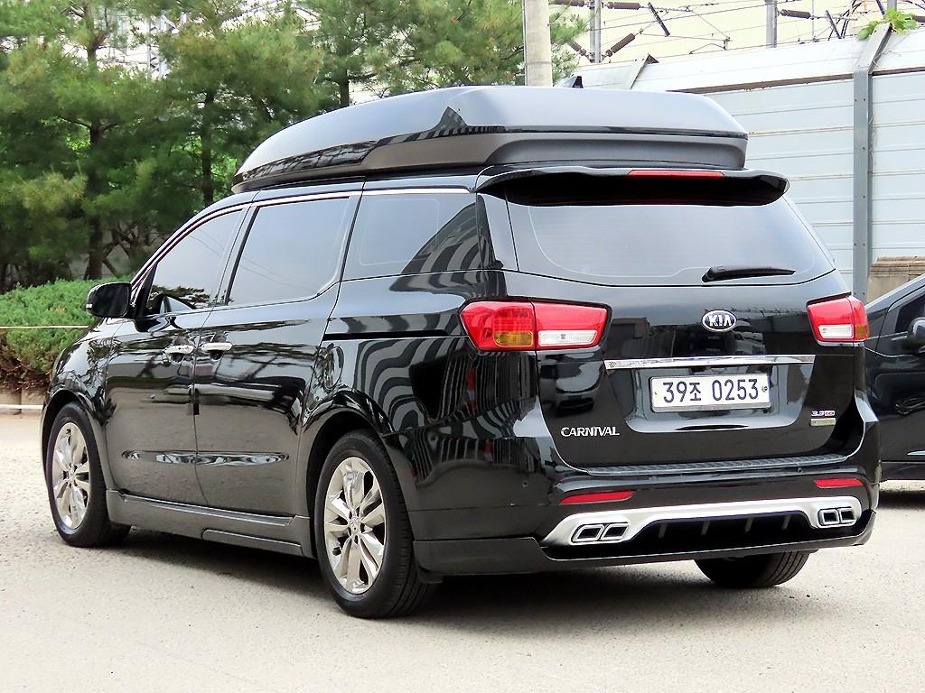 KIA Carnival - Vista 3
