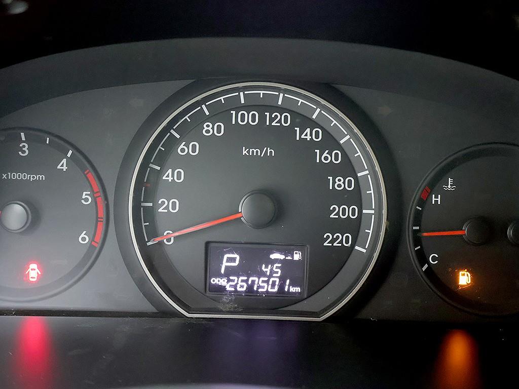 HYUNDAI Starex - Vista 11