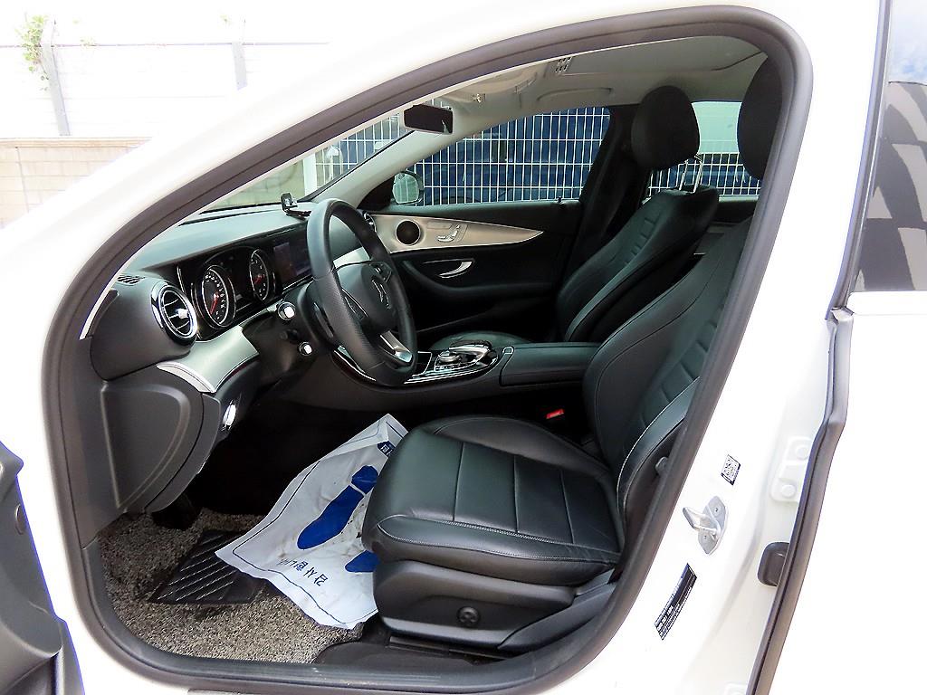 Mercedes Benz E class - Vista 5