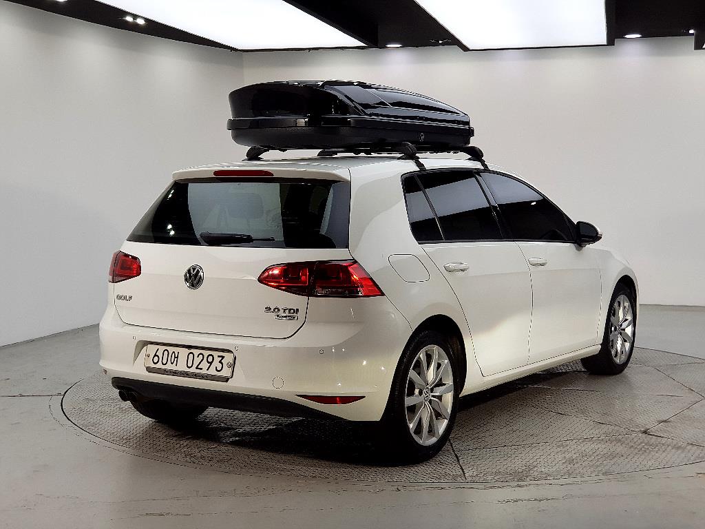 Volkswagen Golf - Vista 4