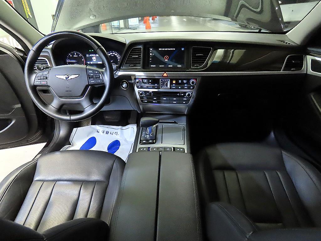 Genesis G80 - Vista 10