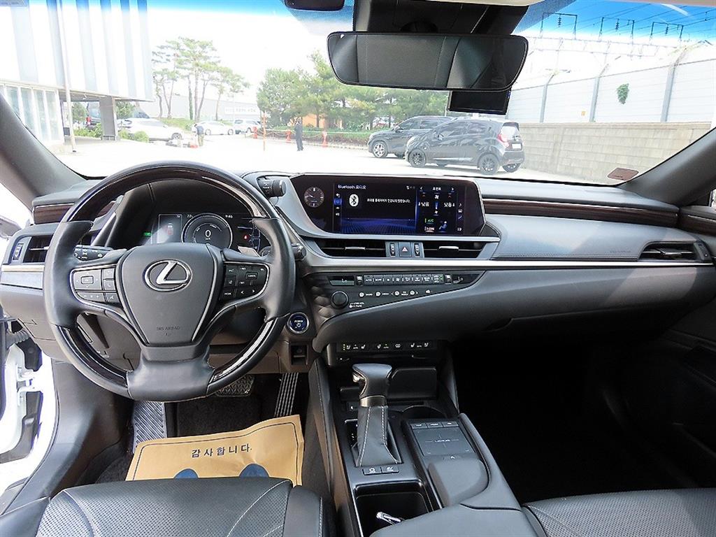 Lexus ES - Vista 7