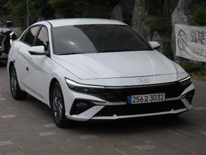 HYUNDAI Avante - Vista 4