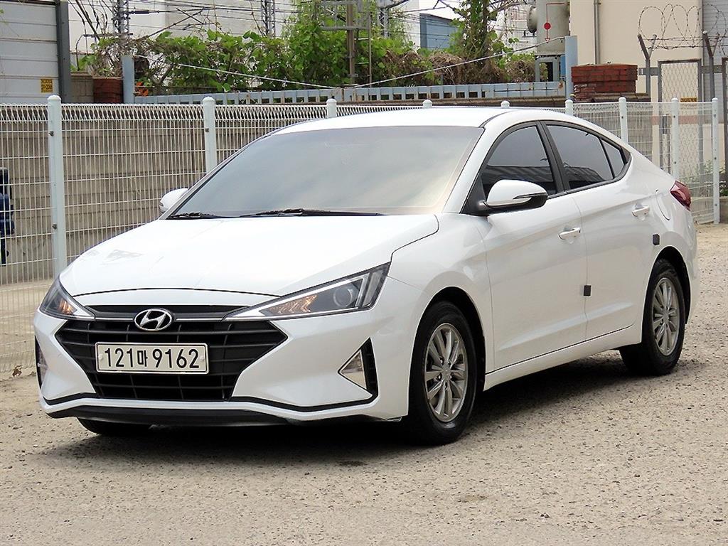HYUNDAI Avante - Vista 2