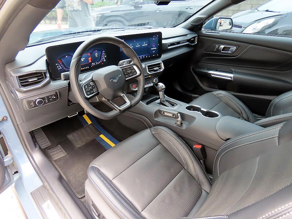 Ford Mustang - Vista 7