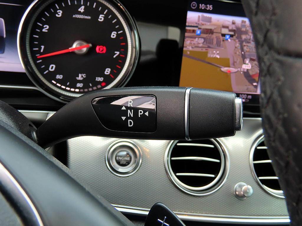 Mercedes Benz E class - Vista 10