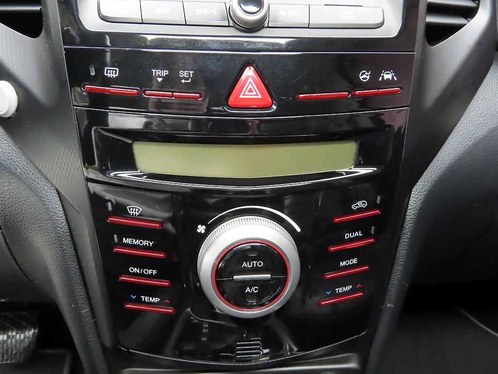 Ssangyong Tivoli - Vista 9