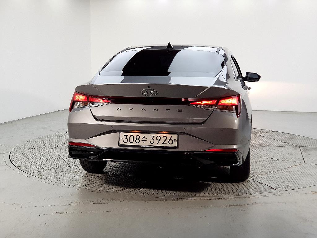 HYUNDAI Avante - Vista 3