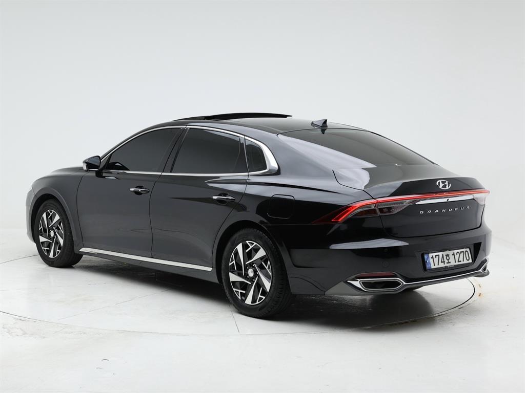 HYUNDAI Grandeur - Vista 7