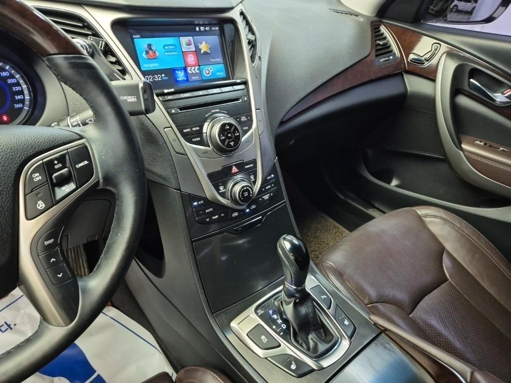 HYUNDAI Grandeur - Vista 6
