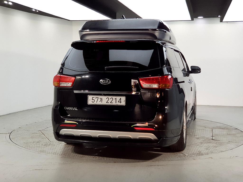 KIA Carnival - Vista 3