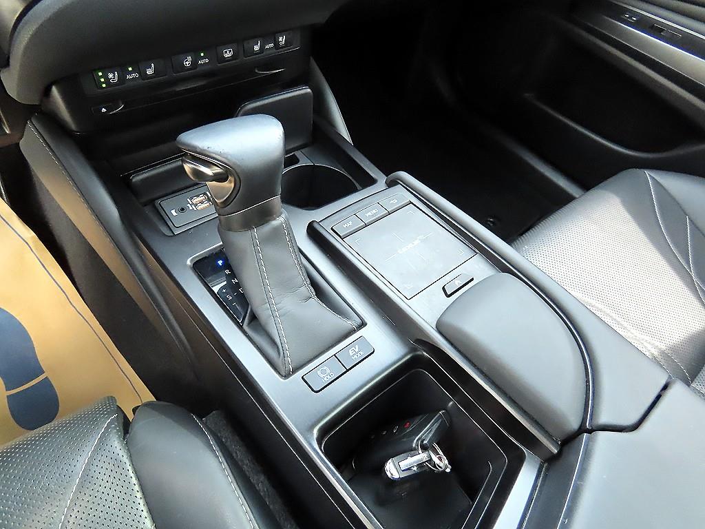 Lexus ES - Vista 10