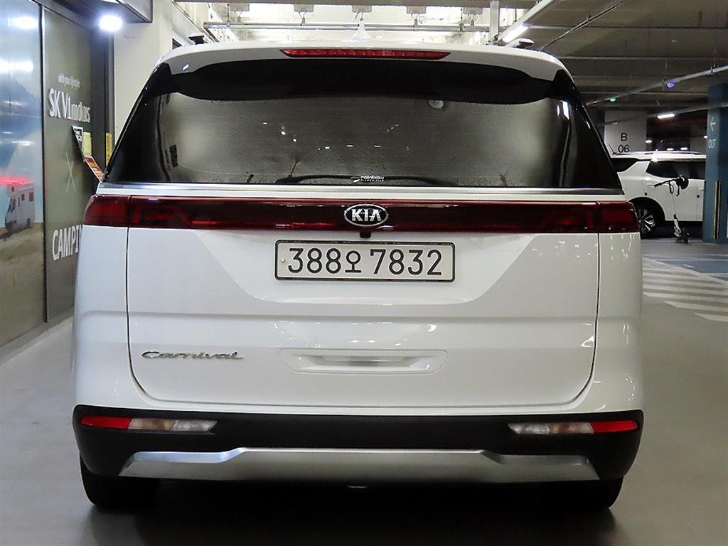 KIA Carnival - Vista 5