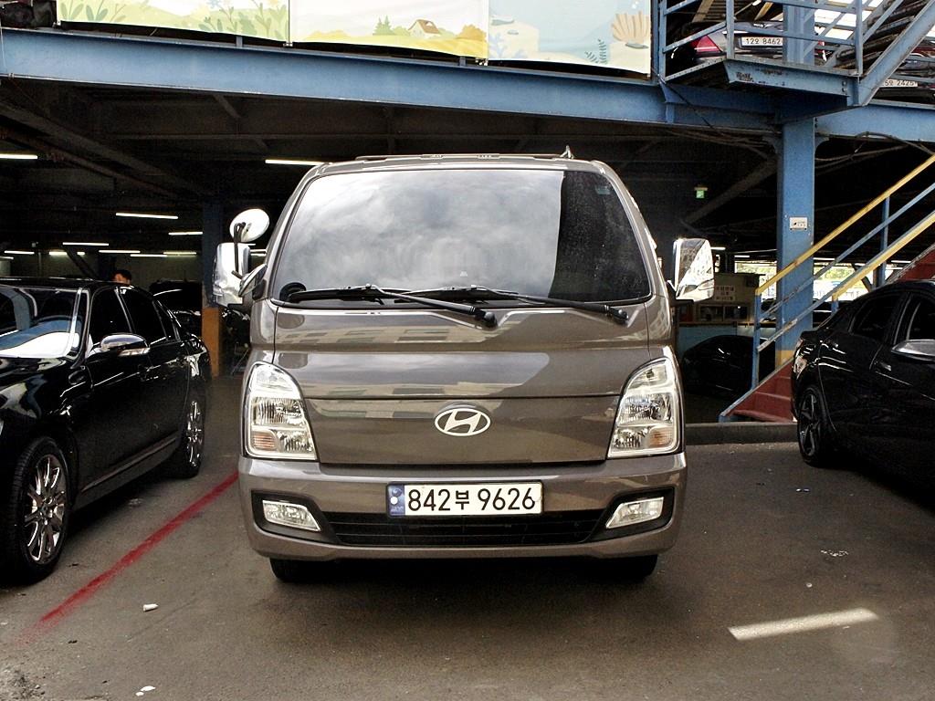 Small Truck Cargo (small) 2024 Café - Importación desde Corea - HF Imports Iquique - Foto 1