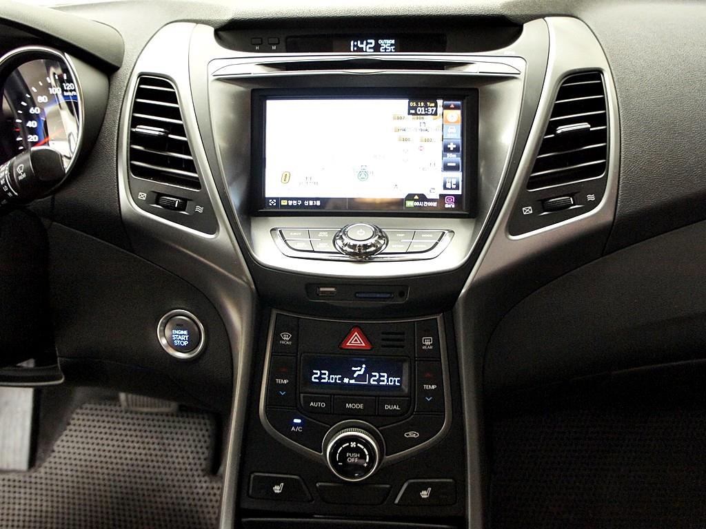 HYUNDAI Avante 2015 Blanco - Importación desde Corea - HF Imports Iquique - Foto 10