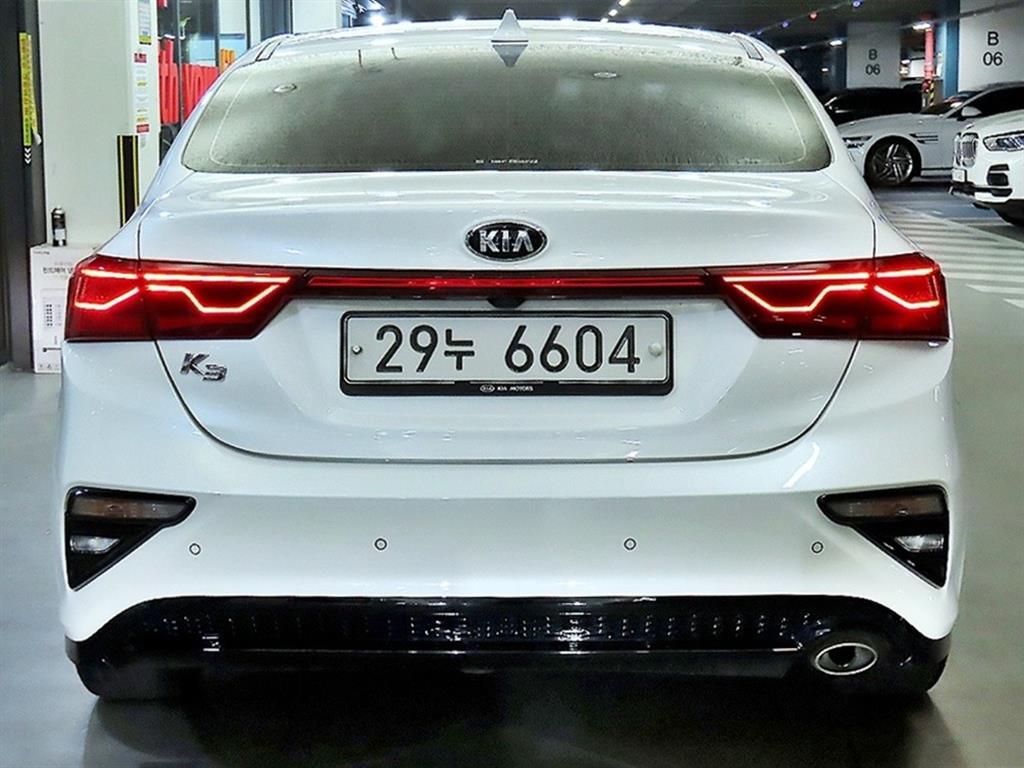 KIA K3 - Vista 5