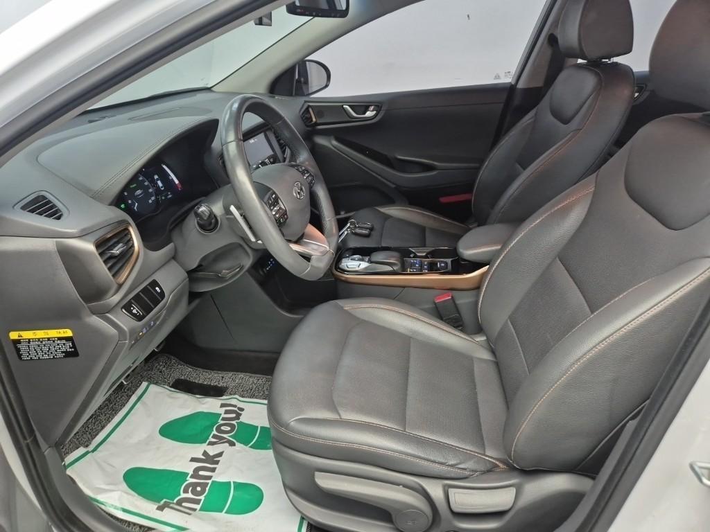 HYUNDAI Ioniq - Vista 10