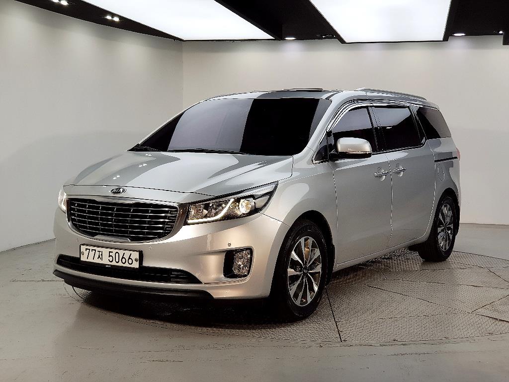 KIA Carnival 2015 Plateado - Importación desde Corea - HF Imports Iquique - Foto 1