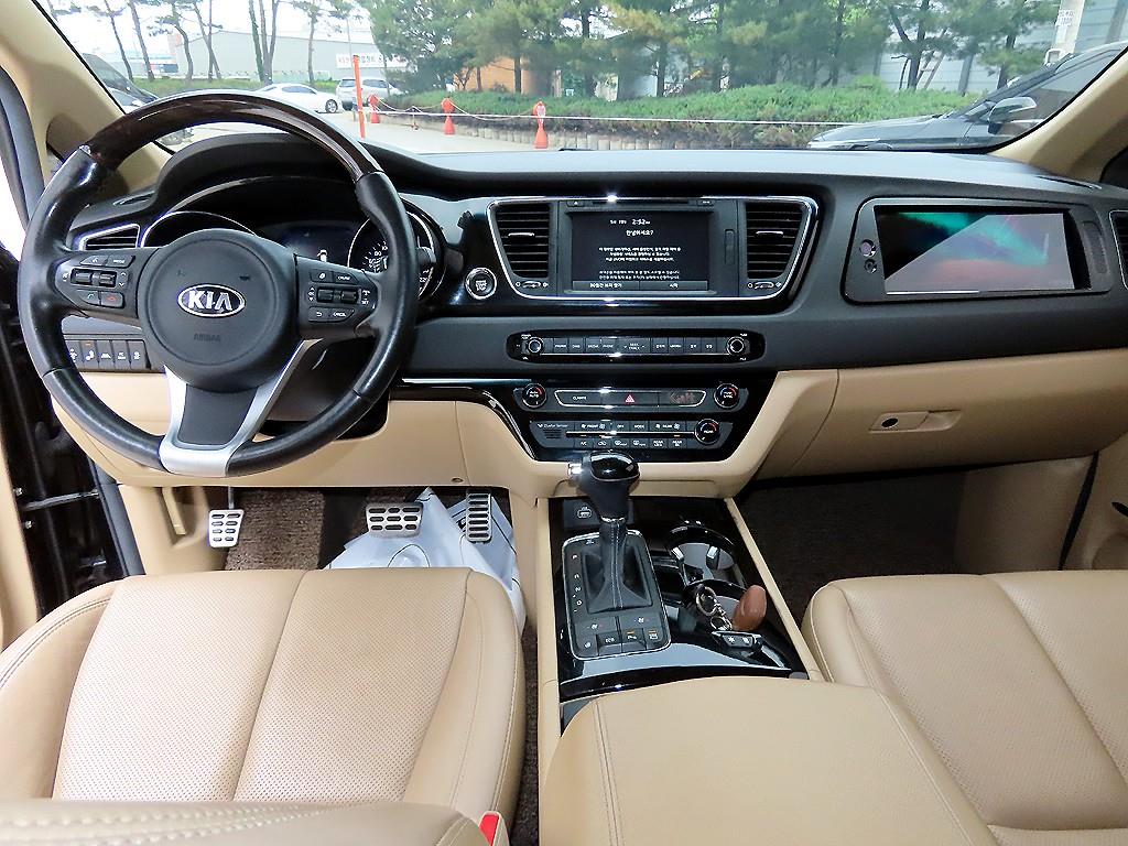 KIA Carnival - Vista 7